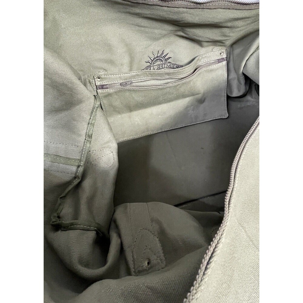 Rogue Travel Bag - Picture 12 of 13